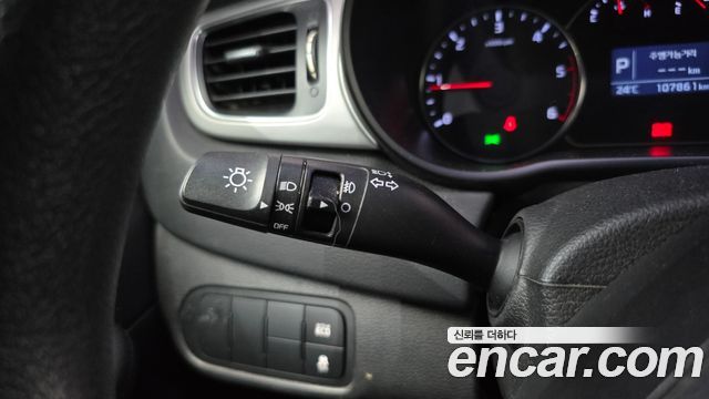 Kia Carens 2014 — photo 24