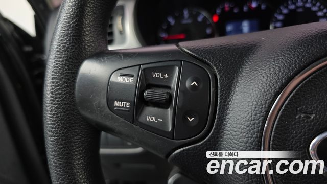 Kia Carens 2014 — photo 27
