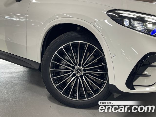 Mercedes-Benz GLC-Class 2026 — photo 9