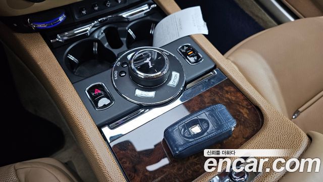 Rolls-Royce Wraith 2015 — photo 17