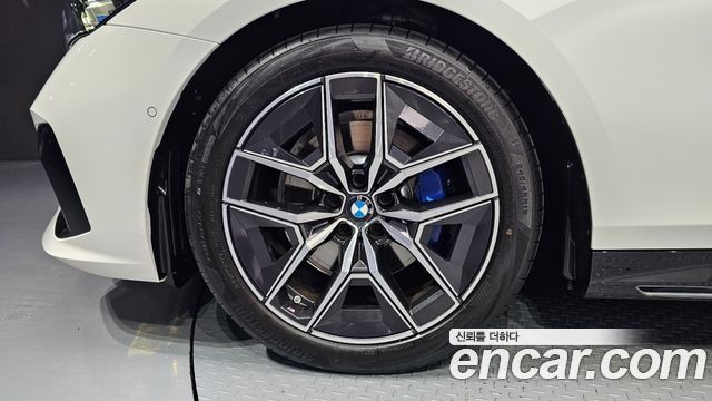 BMW 5-Series 2025 — photo 5