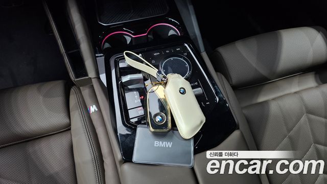BMW 5-Series 2025 — photo 12