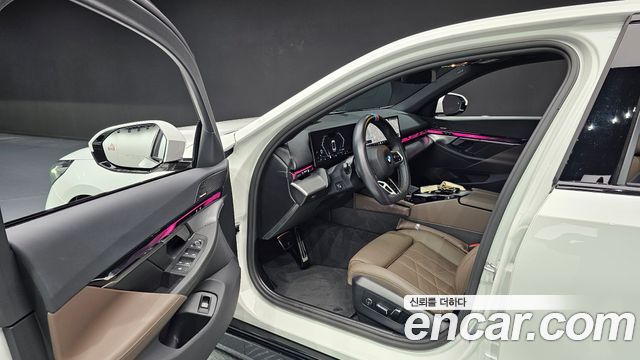 BMW 5-Series 2025 — photo 13