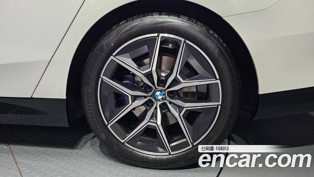 BMW 5-Series 2025 — photo 7