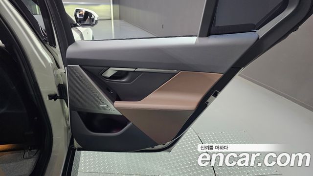 BMW 5-Series 2025 — photo 15