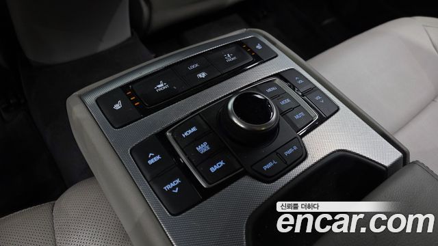 Genesis G80 2018 — photo 12