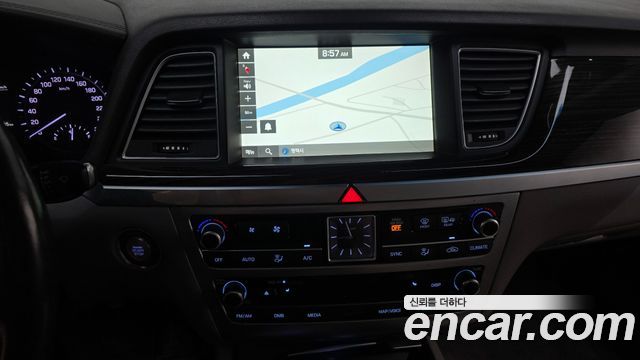 Genesis G80 2018 — photo 20
