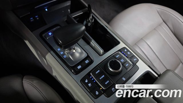 Genesis G80 2018 — photo 25