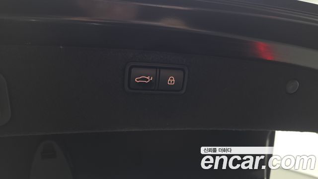 Genesis G80 2018 — photo 26