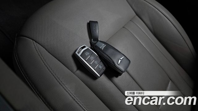 Genesis G80 2018 — photo 30