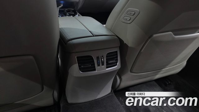Genesis G80 2018 — photo 32