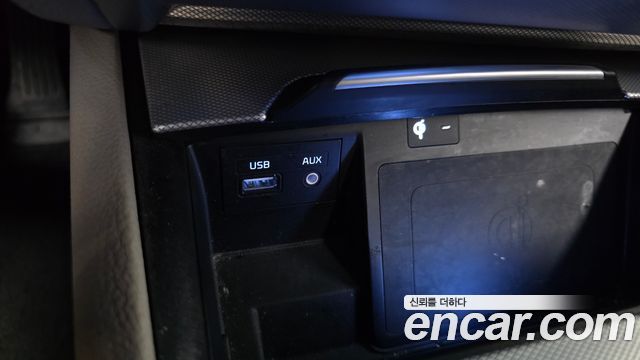 Genesis G80 2018 — photo 36