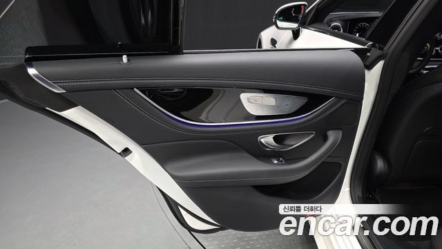 Mercedes-Benz AMG GT 2021 — photo 15