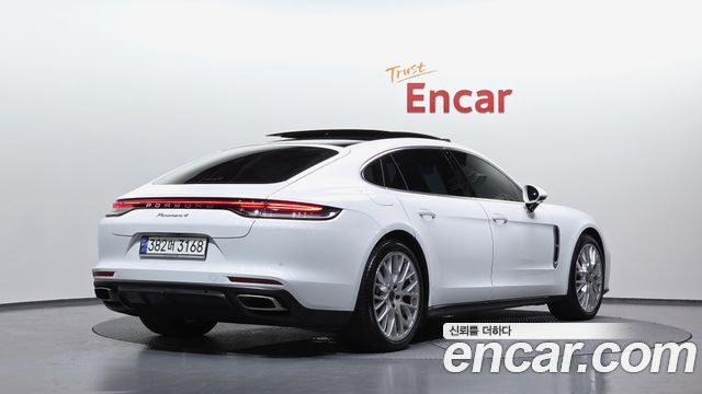 Porsche Panamera 2021 — photo 2