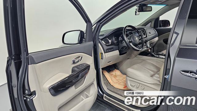 Kia Canival 2019 — photo 13