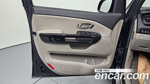 Kia Canival 2019 — photo 14