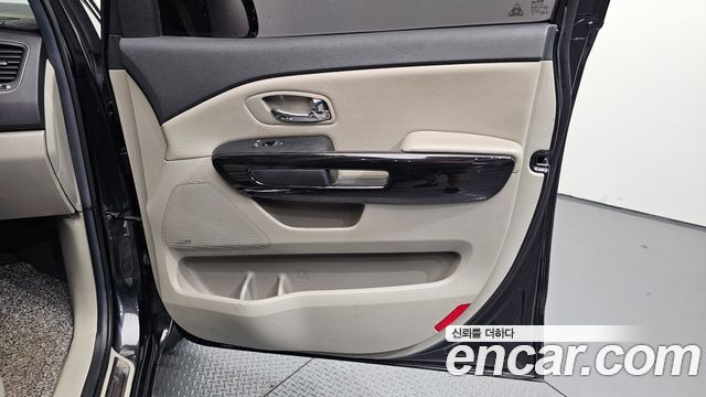 Kia Canival 2019 — photo 15