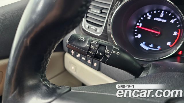 Kia Canival 2019 — photo 28
