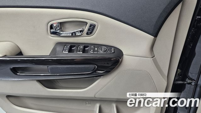 Kia Canival 2019 — photo 29