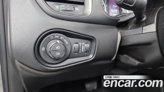 Jeep Renegade 2022 — photo 28