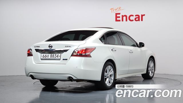 Nissan Altima 2014 — photo 2