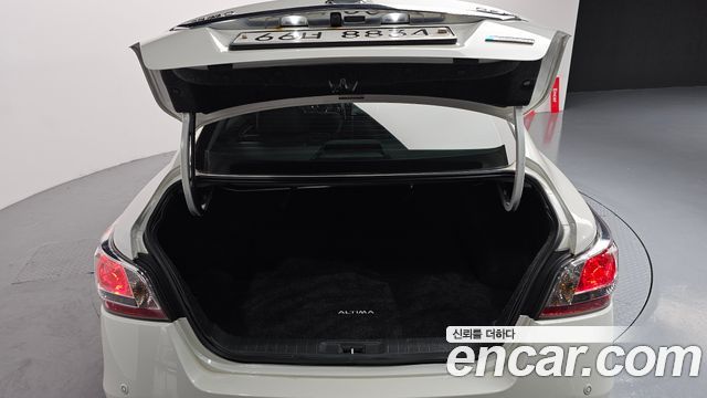 Nissan Altima 2014 — photo 17