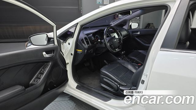 Kia K3 2017 — photo 10