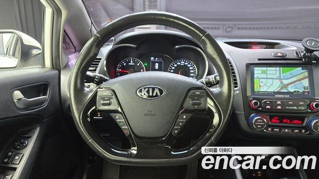 Kia K3 2017 — photo 14