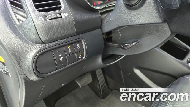 Kia K3 2017 — photo 19
