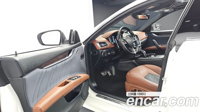 Maserati Ghibli 2019 — photo 10