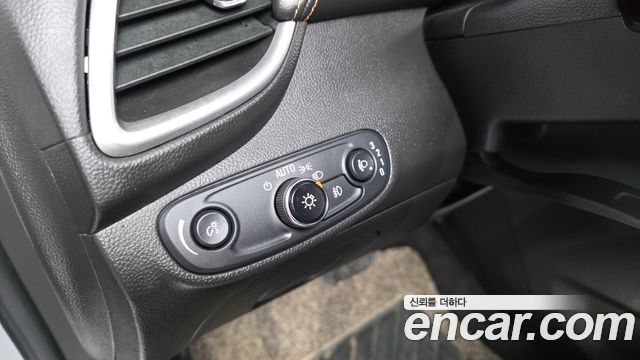 Chevrolet Korea Trax 2017 — photo 14