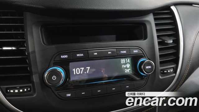 Chevrolet Korea Trax 2017 — photo 15