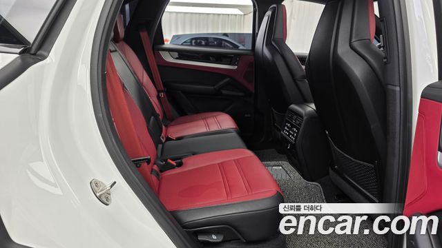 Porsche Cayenne 2024 — photo 17