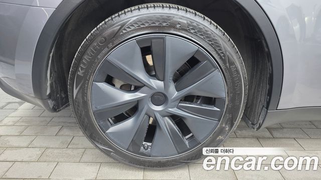 Tesla Model Y 2024 — photo 5