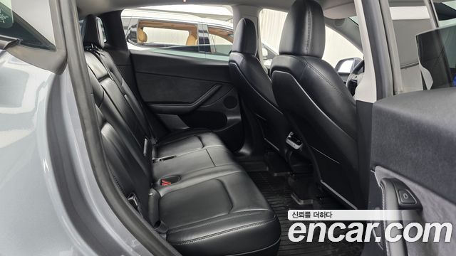 Tesla Model Y 2024 — photo 11