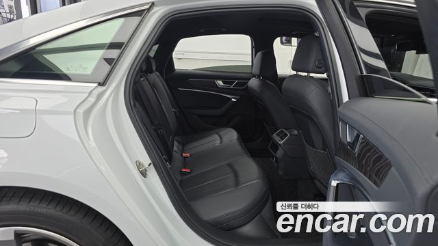 Audi A6 2020 — photo 17