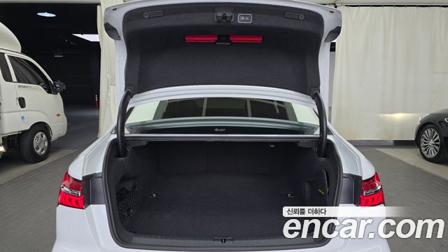 Audi A6 2020 — photo 26