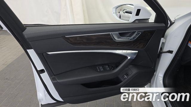 Audi A6 2020 — photo 14