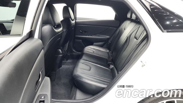 Hyundai AVANTE 2022 — photo 17