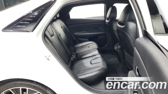 Hyundai AVANTE 2022 — photo 24