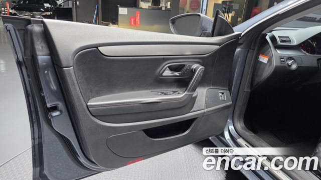 Volkswagen CC 2012 — photo 25