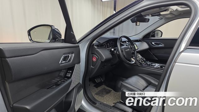 Land Rover Range Rover Velar 2018 — photo 13