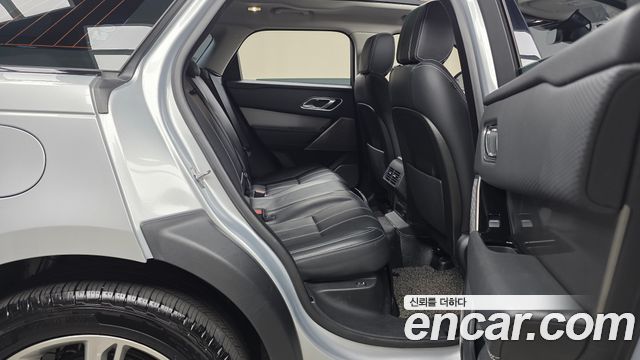 Land Rover Range Rover Velar 2018 — photo 17