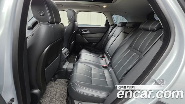 Land Rover Range Rover Velar 2018 — photo 18
