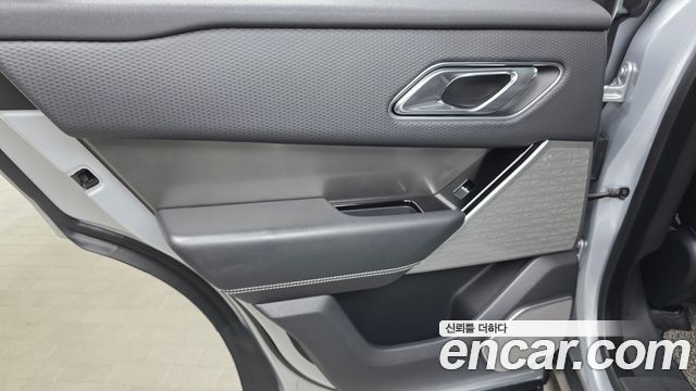 Land Rover Range Rover Velar 2018 — photo 15