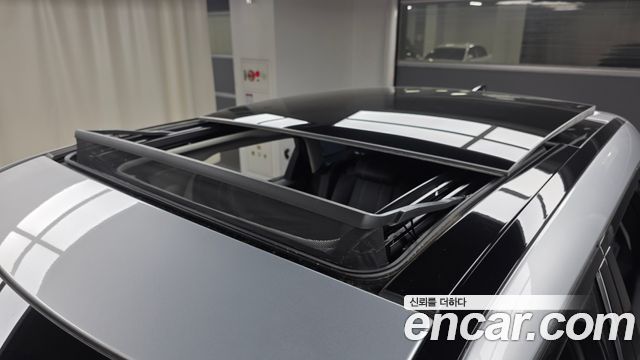 Land Rover Range Rover Velar 2018 — photo 30