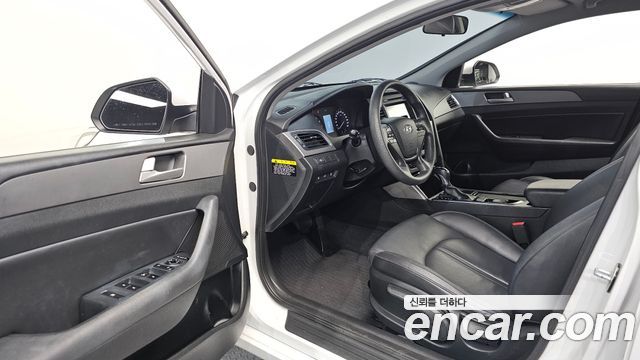 Hyundai Sonata 2016 — photo 13