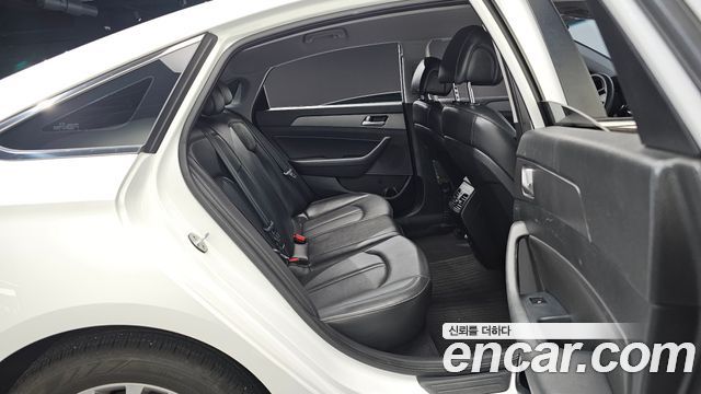 Hyundai Sonata 2016 — photo 17