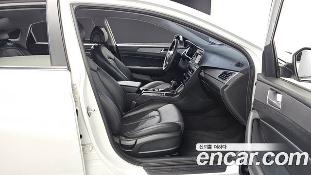 Hyundai Sonata 2016 — photo 16