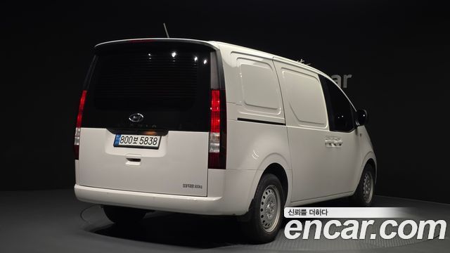 Hyundai Staria 2022 — photo 2